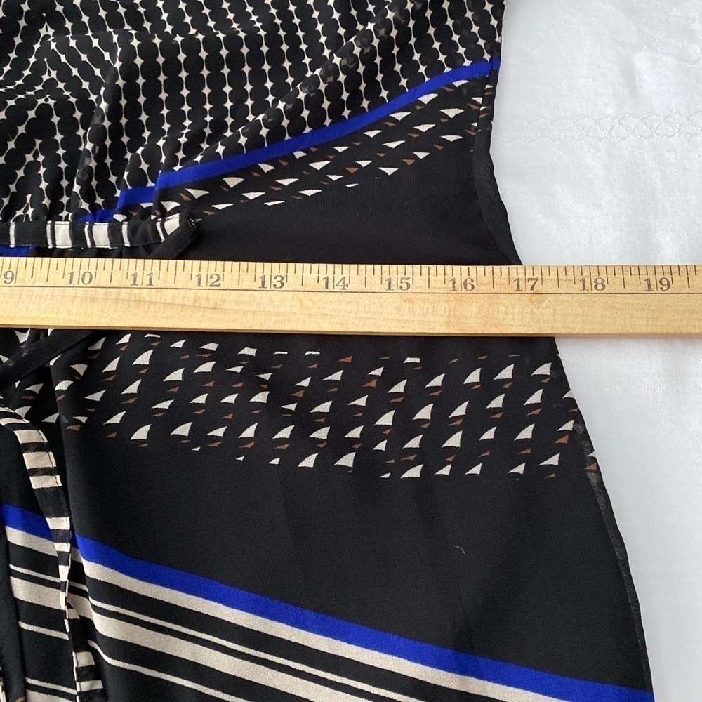 Le Chateau Gray/Black Lined Open Shoulder Midi Dress with Waist Tie Size Small - Picture 10 of 13